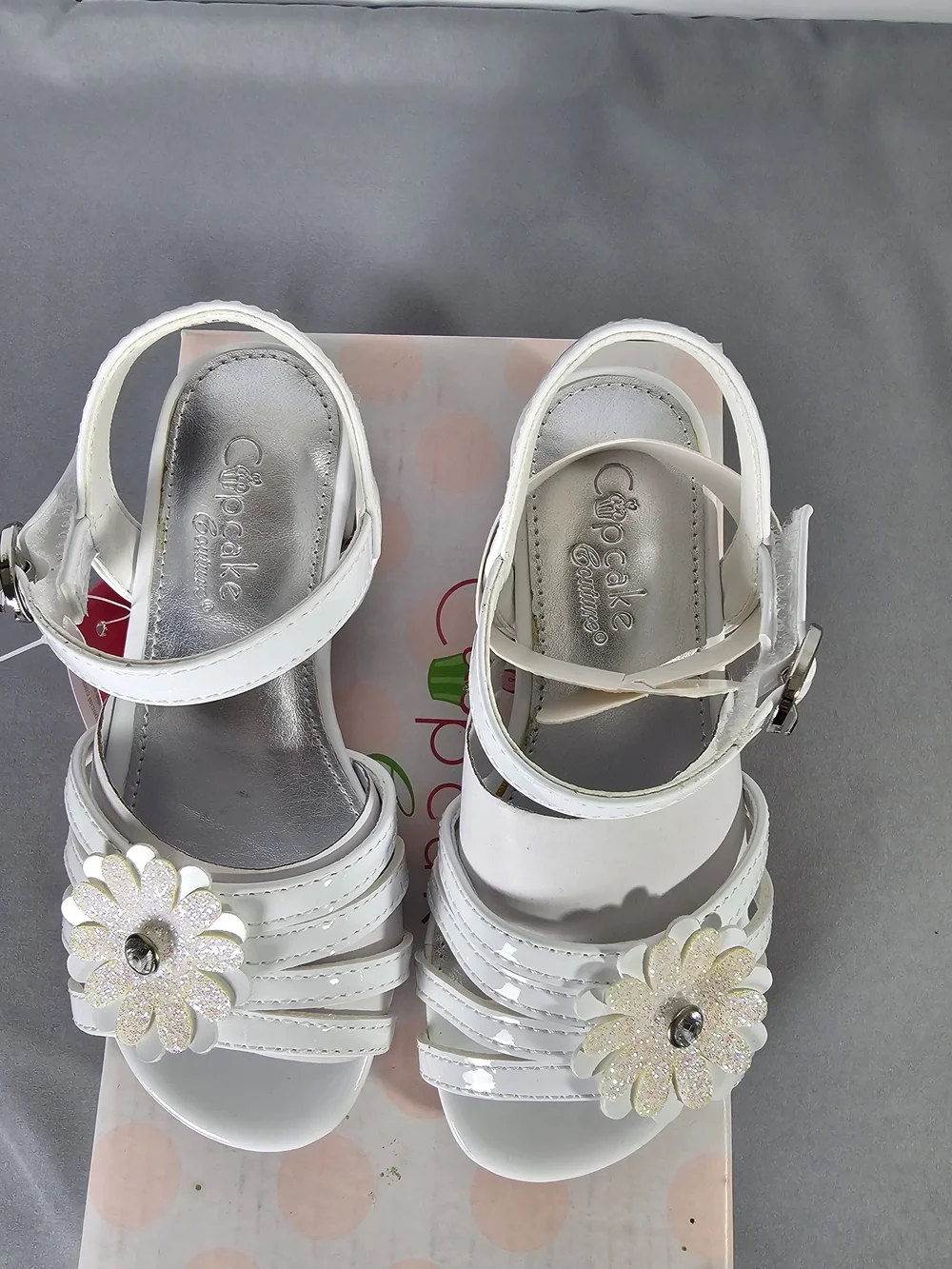 Cupcake Couture Lil Blossom White Flower Sandals Toddler Girls Size 8 New w/ Box